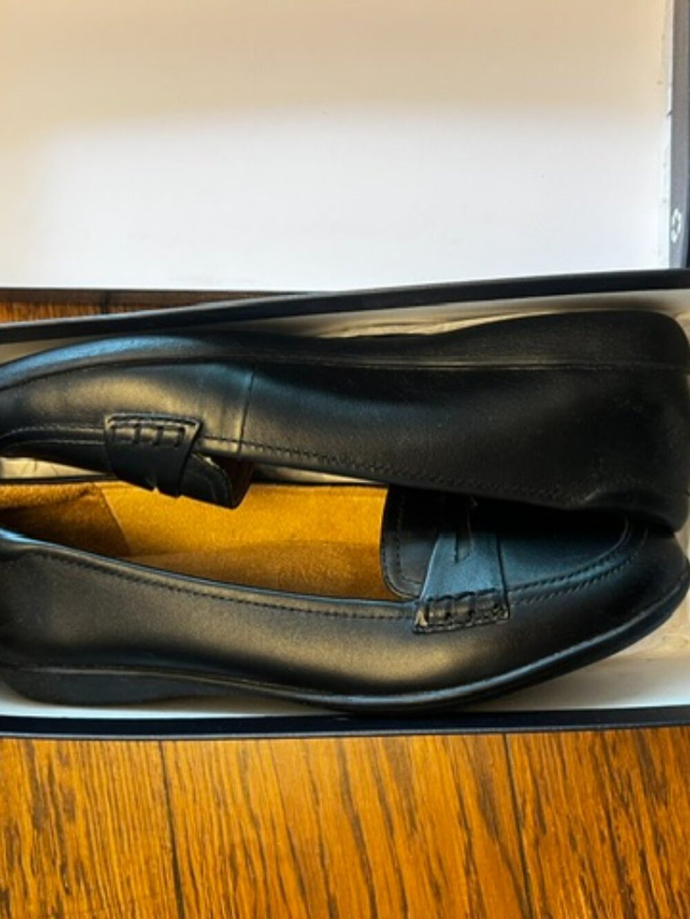 Women's New w/box Naturalizer Finley Comfort Loafer, Size 10, Black Leather,